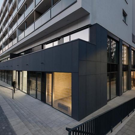 Central Point By Zoom Apartments 브라티슬라바 외부 사진