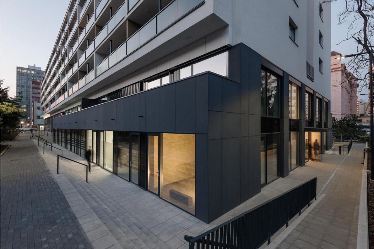 Central Point By Zoom Apartments 브라티슬라바 외부 사진