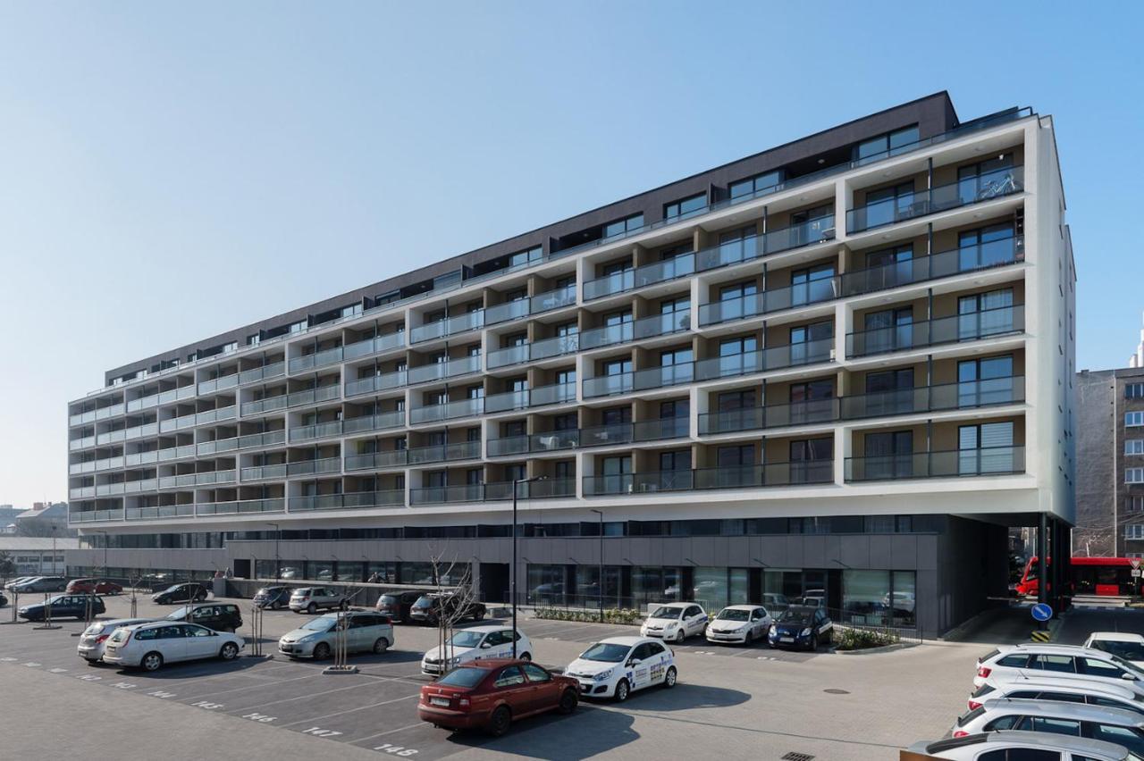 Central Point By Zoom Apartments 브라티슬라바 외부 사진